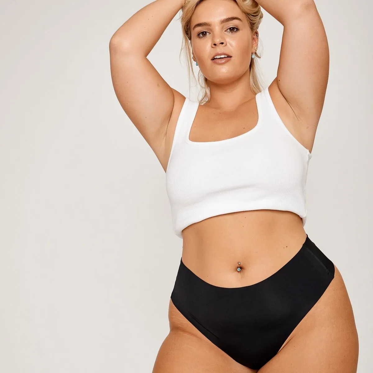 Mid-Rise Thong - Seamless Ultrasmooth - Black