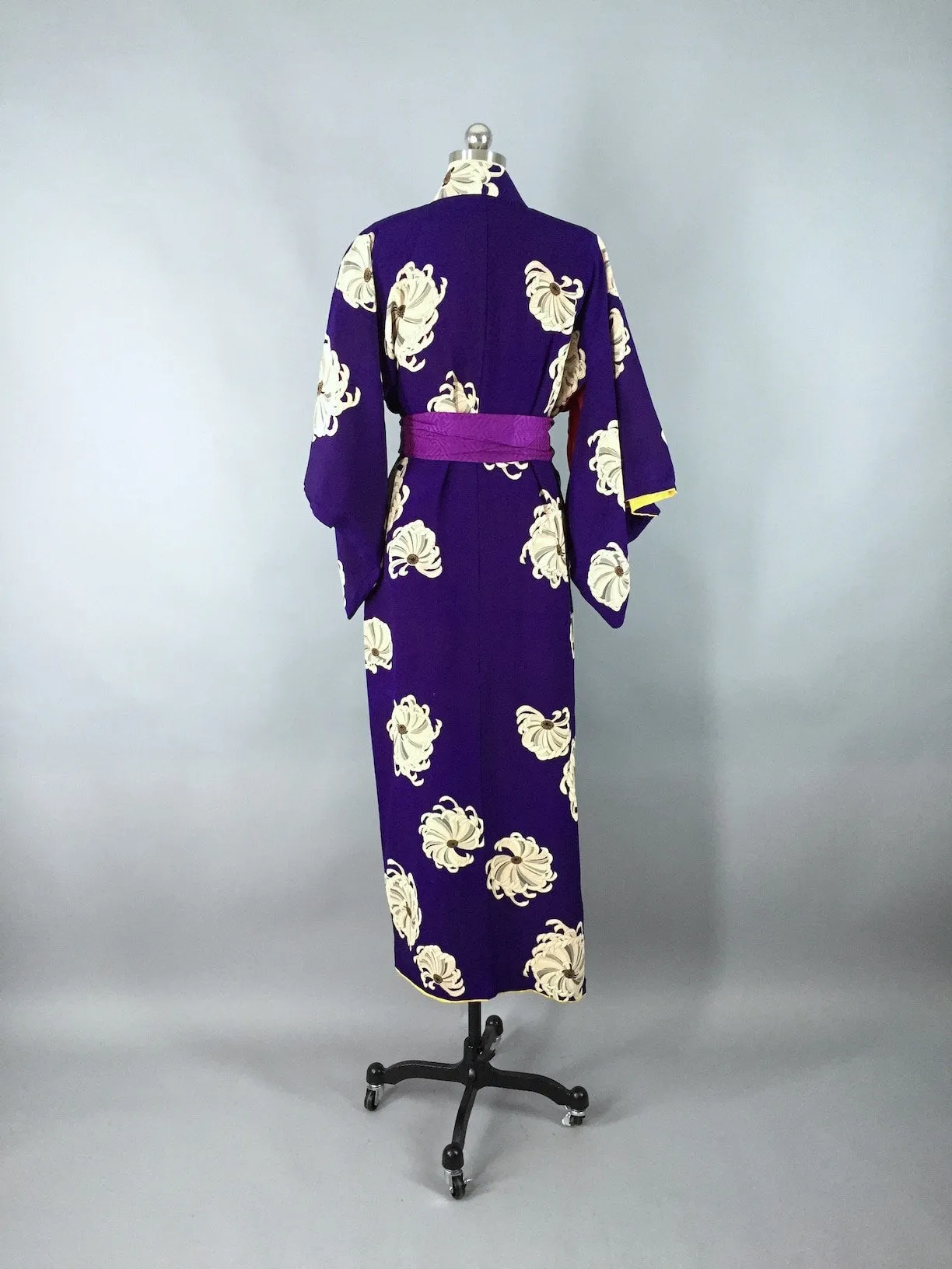 Vintage 1940s Silk Kimono Robe Purple Chrysanthemum