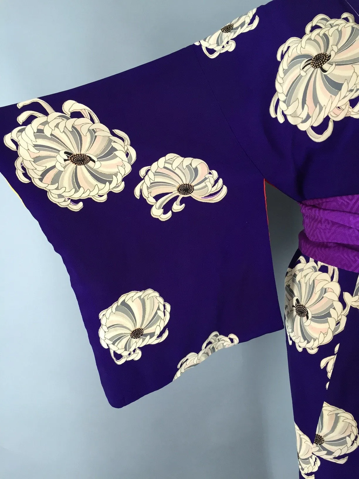 Vintage 1940s Silk Kimono Robe Purple Chrysanthemum